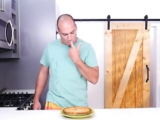 Butt-banging In The Kitchen Trumps Apple Pie