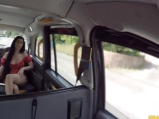 Brit Cab Driver Fucks Luci Reign Outdoors