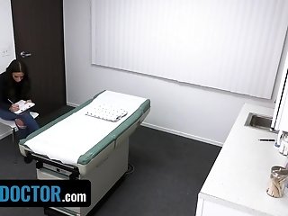 Sexy Patient With Ideal Knockers Gets On Her Knees And Convinces The Physician To Help Her - Gynecology Examination With Popshot
