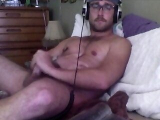 Secretly Pleasing Myself On Chaturbate While Roomies Are Home